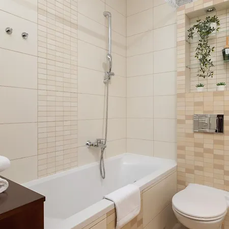 Апартаменты Cracow Verdant With Parking By Renters Краков