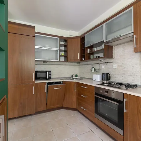 Cracow Verdant With Parking By Renters Krakow