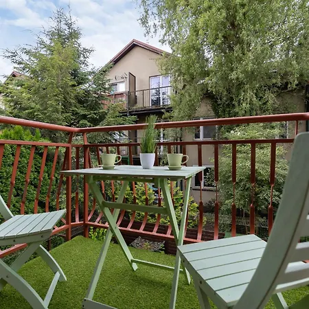 Cracow Verdant With Parking By Renters * Kraków