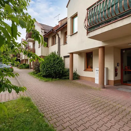 Cracow Verdant With Parking By Renters * Krakow