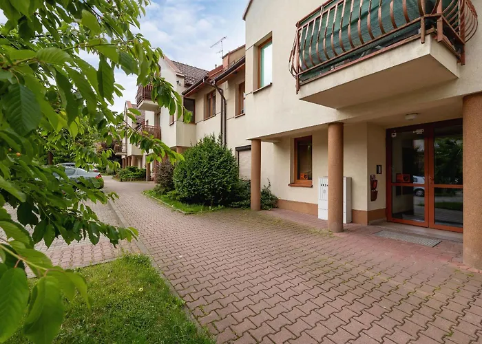 Cracow Verdant With Parking By Renters * Kraków