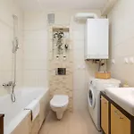 Cracow Verdant With Parking By Renters Apartman