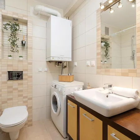 Apartamento Cracow Verdant With Parking By Renters