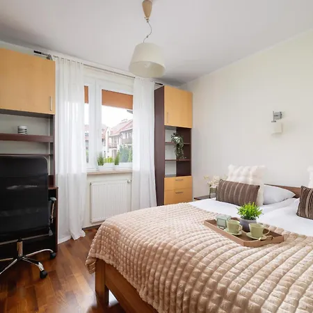 Apartamento Cracow Verdant With Parking By Renters